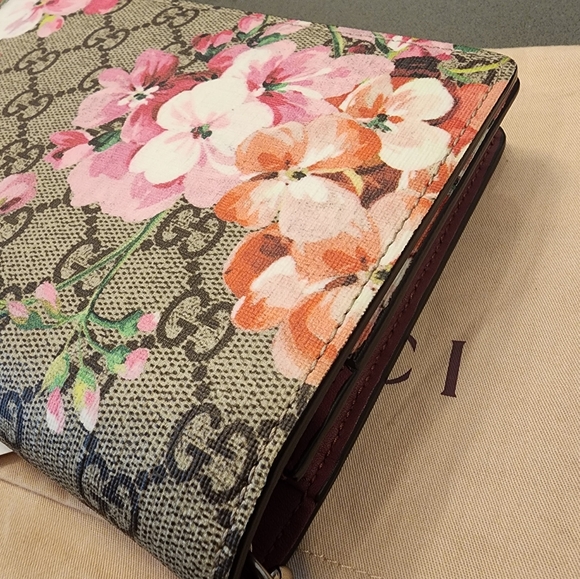 ✨️🌸👛GUCCI 410082GG Supreme Monogram Bloom purse 👛 with chain - Picture 7 of 16